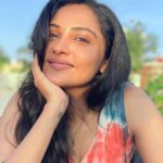 Smruthi Venkat Instagram - Good morning guys ✨ have a great week ahead 😇 Please stay home and safe !