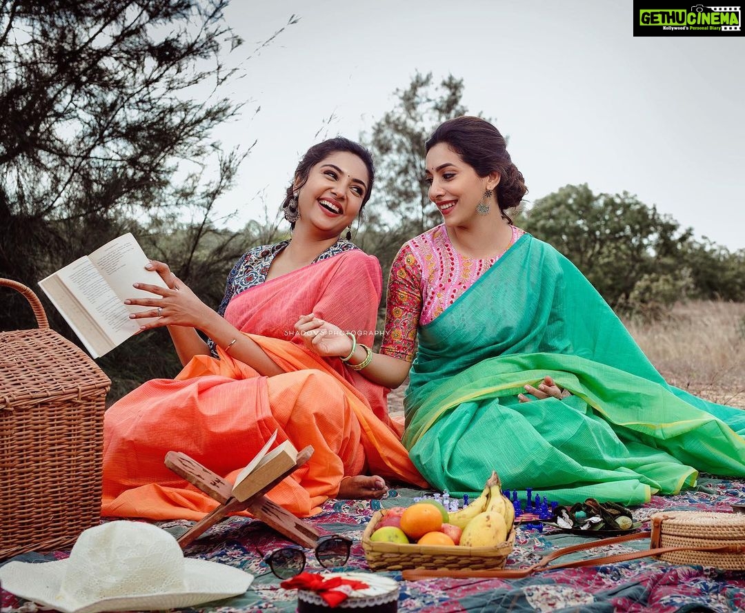 Smruthi Venkat Instagram - Happy happy birthday best friend Thanks for being The reason behind my laughter The apple of my eye My partner in crime and most importantly thanks for lending your shoulders whenever I need β¨ I know itβs a late post but itβs never late to celebrate π to another year of awesomeness π I love you @sswethareddy π PC @shadowsphotographyy Mua @lakshmiajay_makeupartistry Hair @mani_hairstylist Wardrobe @mv_bridalcouture