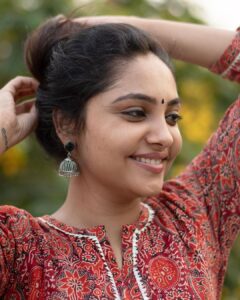 Smruthi Venkat Instagram - ✨good afternoon guys