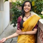 Smruthi Venkat Instagram - Good evening guys ✨ #candid #candidsmile #sareeday #saree #smiles