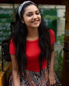 Smruthi Venkat Instagram - #goodnight ✨✨
PC @mithunksairam