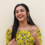 Smruthi Venkat Instagram - ✨😇# 📷 @mithunksairam Hair @sowmya_venkat
