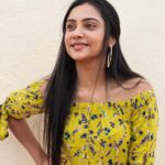 Smruthi Venkat Instagram - ✨😇# 📷 @mithunksairam Hair @sowmya_venkat