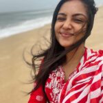 Smruthi Venkat Instagram - #beachday Couldn’t decide which one to post so I posted all 🤪
