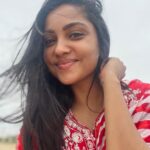 Smruthi Venkat Instagram - #beachday Couldn’t decide which one to post so I posted all 🤪