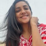Smruthi Venkat Instagram - #beachday Couldn’t decide which one to post so I posted all 🤪