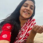 Smruthi Venkat Instagram - #beachday Couldn’t decide which one to post so I posted all 🤪