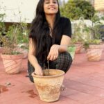 Smruthi Venkat Instagram - #worldenvironmentday As today is world environment day I did my part by planting a rose plant🌱 I have always loved gardening and I have around 60 plants in my terrace garden!Now adding this plant to my garden 🌹 Make world a greener and a better place ✨🌿