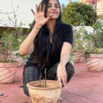 Smruthi Venkat Instagram - #worldenvironmentday As today is world environment day I did my part by planting a rose plant🌱 I have always loved gardening and I have around 60 plants in my terrace garden!Now adding this plant to my garden 🌹 Make world a greener and a better place ✨🌿