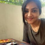 Smruthi Venkat Instagram - Doing some art this lockdown! What are you guys up to?? #stayhomestaysafe ✨