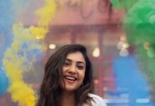 Smruthi Venkat Instagram - #happyholi ✨ #holi #color #fun Pc @mithunksairam