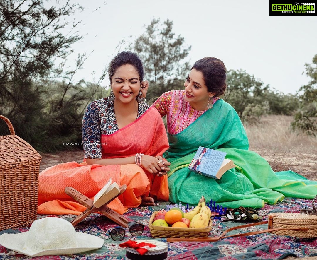 Smruthi Venkat Instagram - Happy happy birthday best friend Thanks for being The reason behind my laughter The apple of my eye My partner in crime and most importantly thanks for lending your shoulders whenever I need β¨ I know itβs a late post but itβs never late to celebrate π to another year of awesomeness π I love you @sswethareddy π PC @shadowsphotographyy Mua @lakshmiajay_makeupartistry Hair @mani_hairstylist Wardrobe @mv_bridalcouture