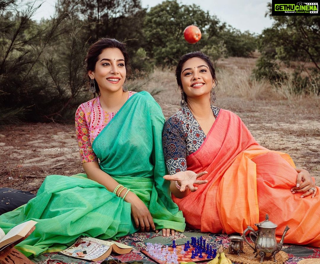 Smruthi Venkat Instagram - Happy happy birthday best friend Thanks for being The reason behind my laughter The apple of my eye My partner in crime and most importantly thanks for lending your shoulders whenever I need β¨ I know itβs a late post but itβs never late to celebrate π to another year of awesomeness π I love you @sswethareddy π PC @shadowsphotographyy Mua @lakshmiajay_makeupartistry Hair @mani_hairstylist Wardrobe @mv_bridalcouture
