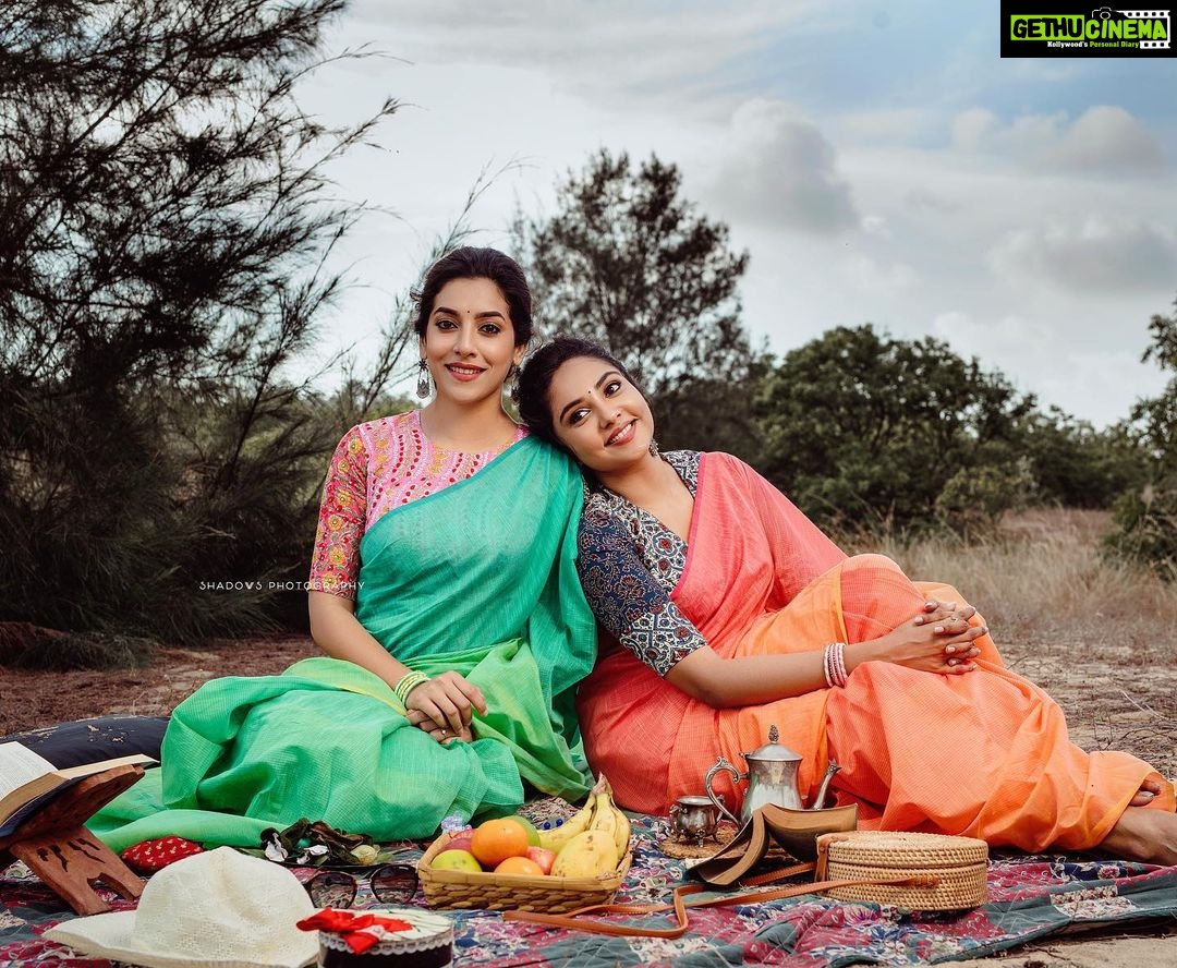 Smruthi Venkat Instagram - Happy happy birthday best friend Thanks for being The reason behind my laughter The apple of my eye My partner in crime and most importantly thanks for lending your shoulders whenever I need β¨ I know itβs a late post but itβs never late to celebrate π to another year of awesomeness π I love you @sswethareddy π PC @shadowsphotographyy Mua @lakshmiajay_makeupartistry Hair @mani_hairstylist Wardrobe @mv_bridalcouture