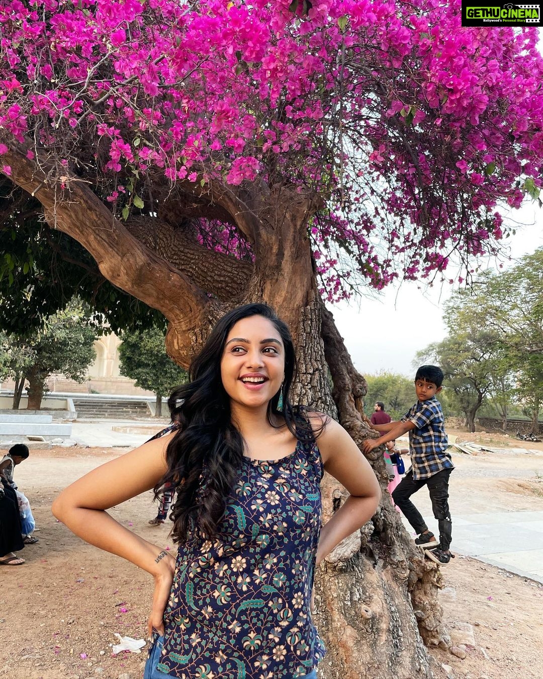 Smruthi Venkat Instagram - #Throwback #goodafternoon Have a happy Saturday ✨🎉 Hyderabad