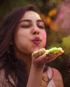 Smruthi Venkat Instagram - #happyholi ✨

PC @mithunksairam