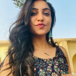 Smruthi Venkat Instagram - Happy Saturday ✨😻
