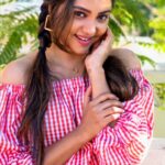 Smruthi Venkat Instagram - #sundayfunday 💗 Have a happy week ahead ✨🤩 #feelitreelit #reels #reelsinstagram 📸 @mithunksairam ✨