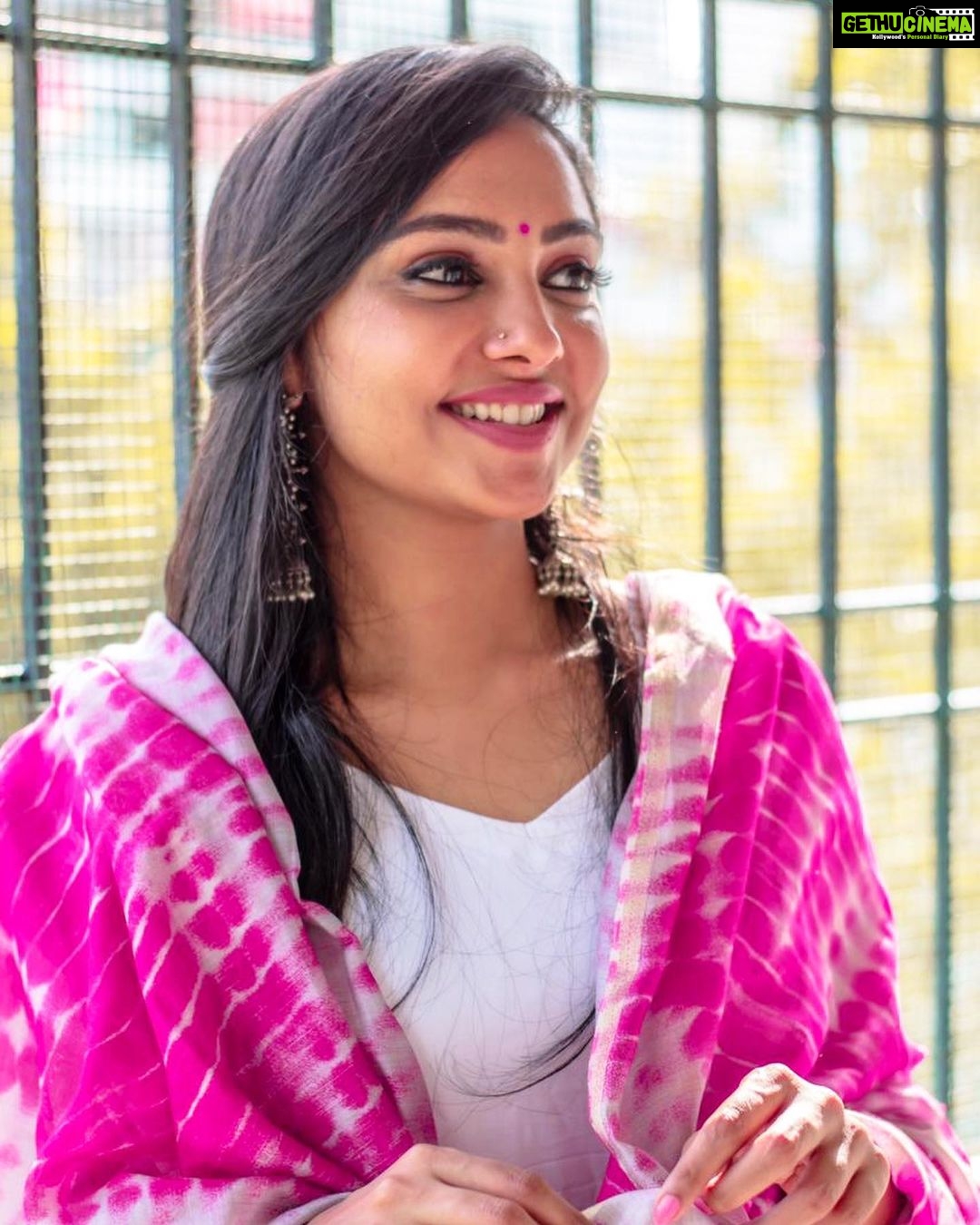 Smruthi Venkat Instagram - Happy Sunday ✨ PC @mithunksairam
