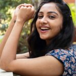 Smruthi Venkat Instagram - Good evening guys ✨ Been long since I posted!! how are you guys 😊 #happyevening ✨ PC @mithunksairam