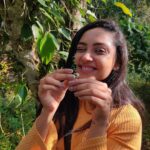 Smruthi Venkat Instagram - இப்பச்சை தரும் மகிழ்ச்சிக்கு நிகரானது ஏதுமில்லை என உணர்ந்த நொடி. ✨ #smruthiposts