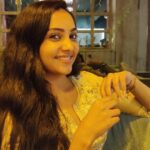 Smruthi Venkat Instagram - #yellowlight #saturdaynight #saturdaydinner Good night ✨