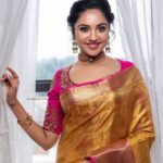 Smruthi Venkat Instagram - #saree ✨ Luxury bridal silk saree is from @shadhan_creations, fourth-gen authentic Arni silk saree makers! They are one among the very few wholesale suppliers and hence you can find unbelievable prices for quality products! Check it out now! __________________ Saree: @shadhan_creations Blouse: @ishithaa_design_house DOP: @shadowsphotographyy Mua: @lakshmiajay_makeupartistry Hairdo: @durga_hair_stylist Drape: @thesareedrapistchennai