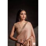 Smruthi Venkat Instagram - Wardrobe @anjushankarofficial MUAH: @makeupandhairbyrehana❤️ #dehairandmakeuplounge Coordinated by : @makeoverbyimti Captured by : @jeevan_wedding_arts Jewellery : @new_ideas_fashions Flowers : @efflorescence_bridal_flowers Location : @jwa_babies