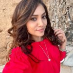 Smruthi Venkat Instagram - Good evening guys ✨ Have a happy weekend 🧚‍♀️ Make up @thasiliya_s Hair @kay_see_kc