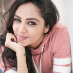 Smruthi Venkat Instagram - #mondaymood ✨ 📷 @mithunksairam