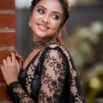 Smruthi Venkat Instagram - ✨black🖤 Pc @camerasenthil H&m @reenapaiva Wardrobe @studio149