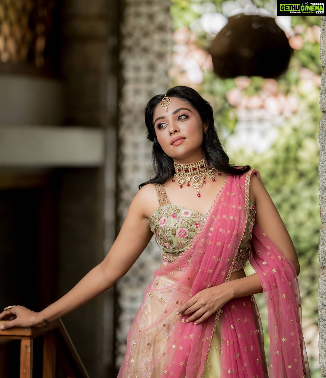 Smruthi Venkat Instagram - ✨ Pc @camerasenthil h&m @reenapaiva Wardrobe @studio149