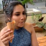 Smruthi Venkat Instagram - 😻😋 Video @mithunksairam H&M @liyash_makeup_artist #icecream #icecreamlover #summer