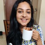 Smruthi Venkat Instagram - Sunday night and I was super bored. Wanted to eat a cake so thought I will make it myself. Tried making a mug cake and it actually came out pretty well 😋 Swipe right to see timelapse 😋 Good night ✨ Thanks @sowmyavenkat88 for taking video and pics 😋😋