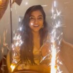 Smruthi Venkat Instagram - Couldn’t have asked for a better start to the year, thank you for all the wishes and blessing, and that’s how the birthday went! ❤️ #birthdaygirl ✨🤩