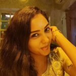 Smruthi Venkat Instagram - #yellowlight #saturdaynight #saturdaydinner Good night ✨