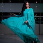 Smruthi Venkat Instagram - Always remember to be happy ✨ Good night 💙 Wardrobe @yoshnasbyela Mua @luxefacebyanitha Earings @new_ideas_fashions Nails _@leonorabeautystudio Pc @kalairavichandran_