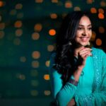 Smruthi Venkat Instagram - Always remember to be happy ✨ Good night 💙 Wardrobe @yoshnasbyela Mua @luxefacebyanitha Earings @new_ideas_fashions Nails _@leonorabeautystudio Pc @kalairavichandran_