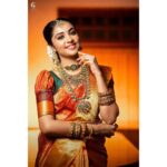 Smruthi Venkat Instagram - #mookuthiamman அனைவருக்கும் இனிய தீபாவளி நல்வாழ்த்துக்கள் ✨ Mua @makeupandhairbyrehana Jewlly @new_ideas_fashions