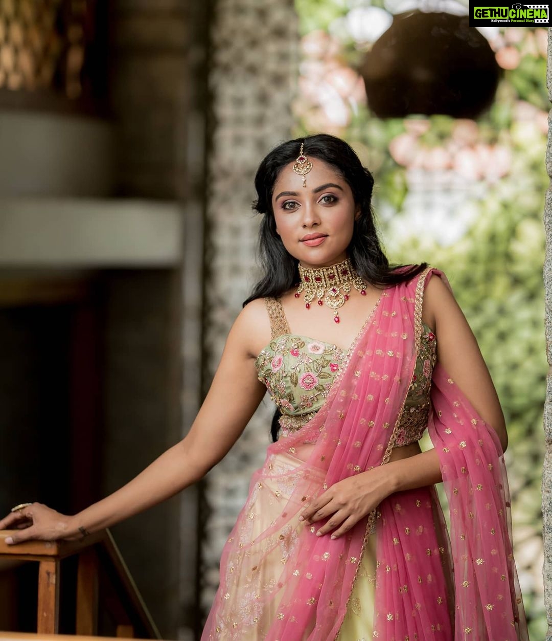 Smruthi Venkat Instagram - ✨ Pc @camerasenthil h&m @reenapaiva Wardrobe @studio149