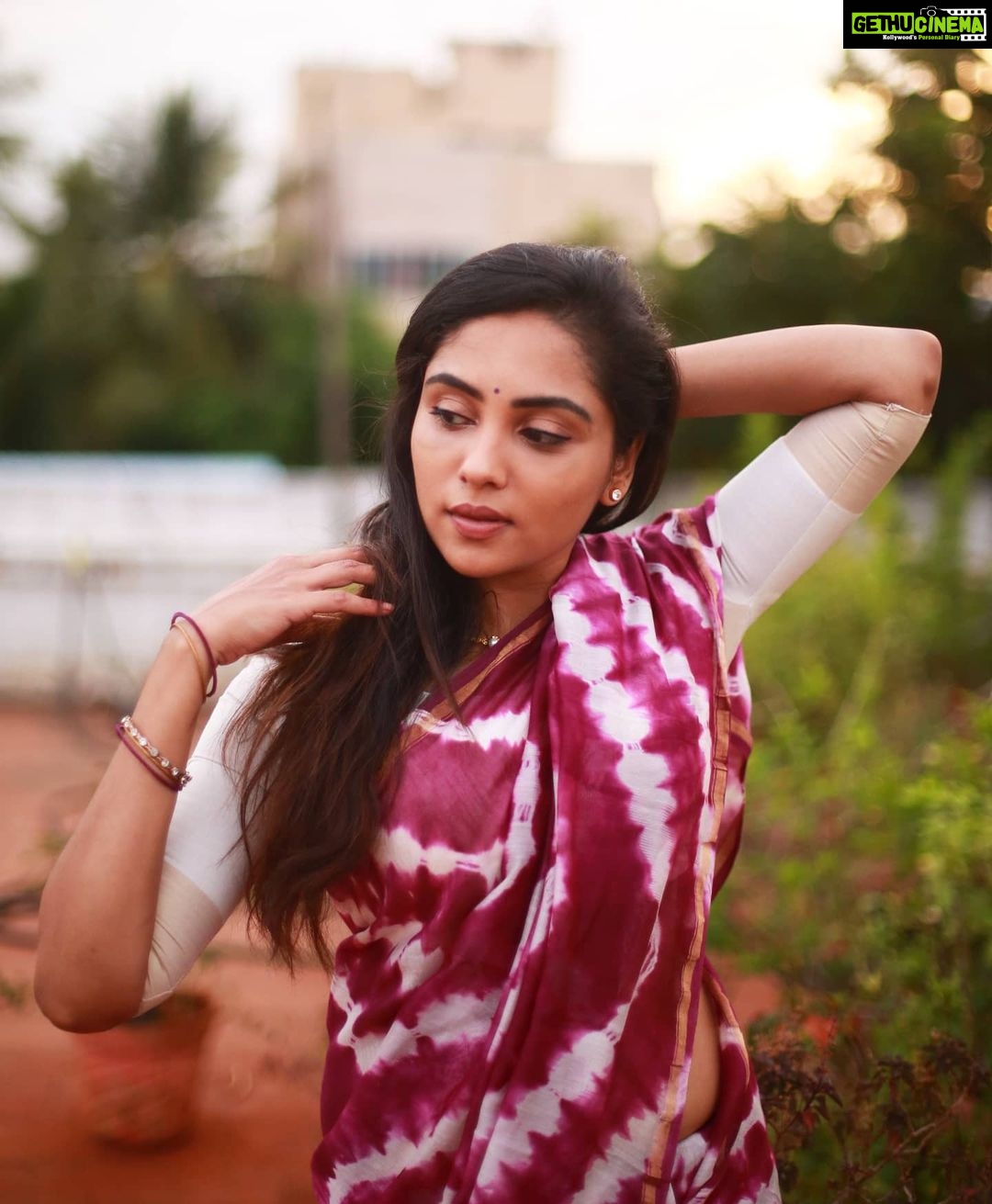 Smruthi Venkat Instagram - #candid ✨ Pc @martindon