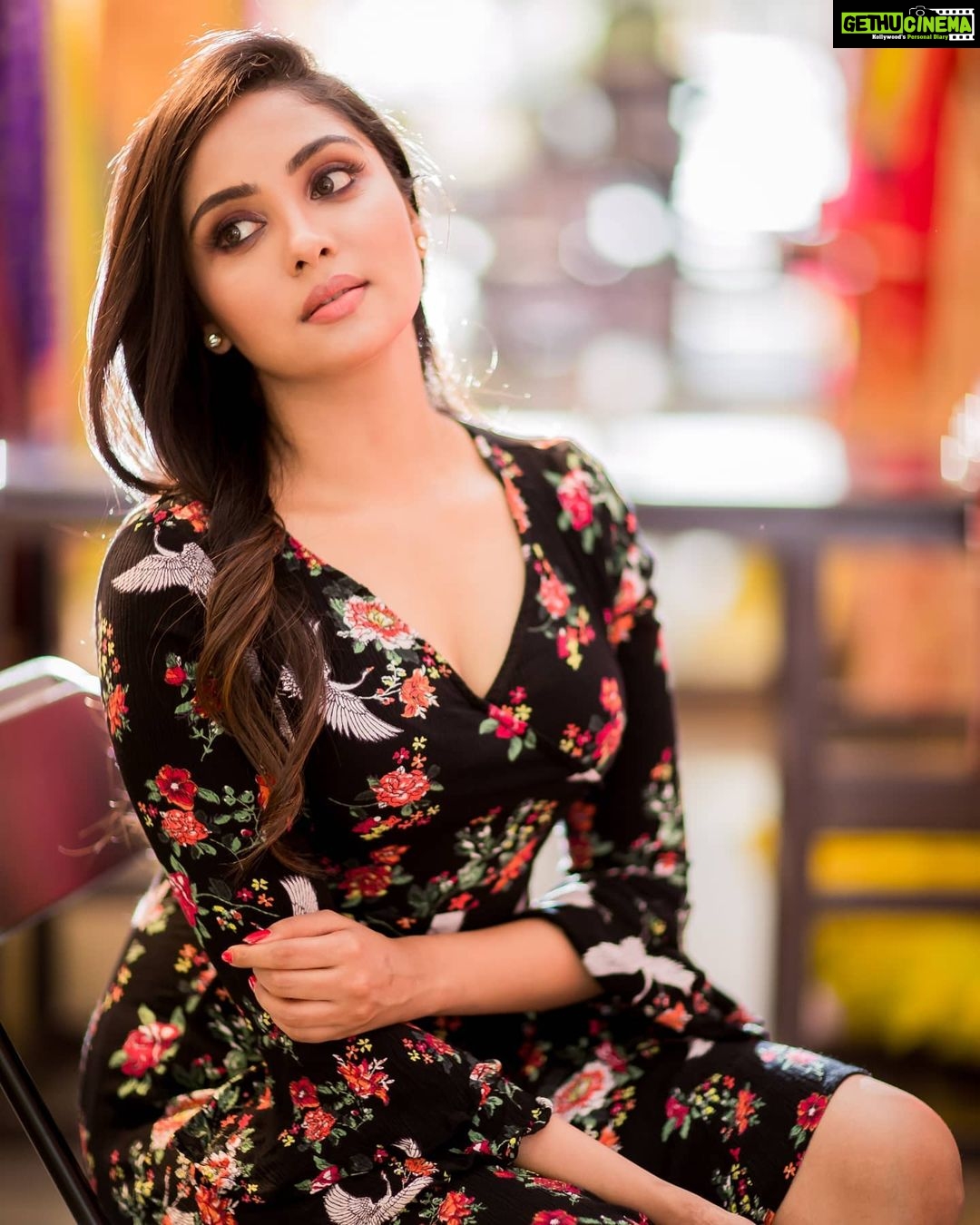 Smruthi Venkat Instagram - ✨ Pc @camerasenthil H&M @reenapaiva