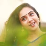 Smruthi Venkat Instagram - ✨ Pc @martindon