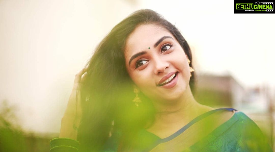 Smruthi Venkat Instagram - ✨ Pc @martindon