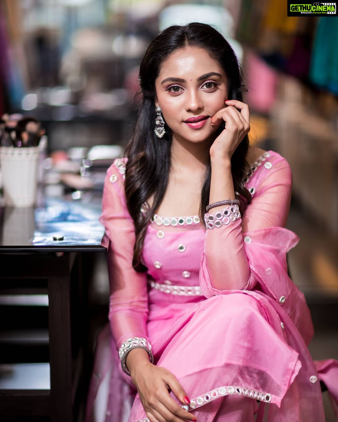 Smruthi Venkat Instagram - ✨ Wardrobe @yoshnasbyela Jewellery @bcos_its_silver Pc @camerasenthil H&m @reenapaiva