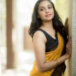 Smruthi Venkat Instagram - Throw back to my recent fav shoot Pc @camerasenthil 💛 H&m @makeupandhairbyrehana ❤️ #tb #sareelove #saree #traditional #blackandyellow #simplesaree #simpleisbest #sareeswag #sareegram