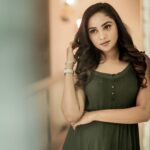 Smruthi Venkat Instagram - 💚 Pc @camerasenthil H&m @bbluntchennai