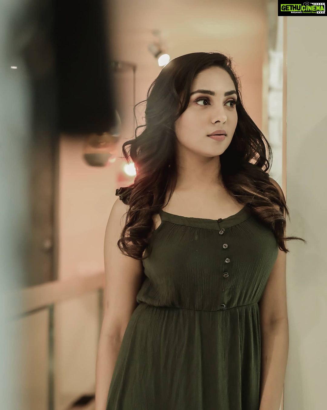 Smruthi Venkat Instagram - Pc @camerasenthil H&M @bbluntchennai