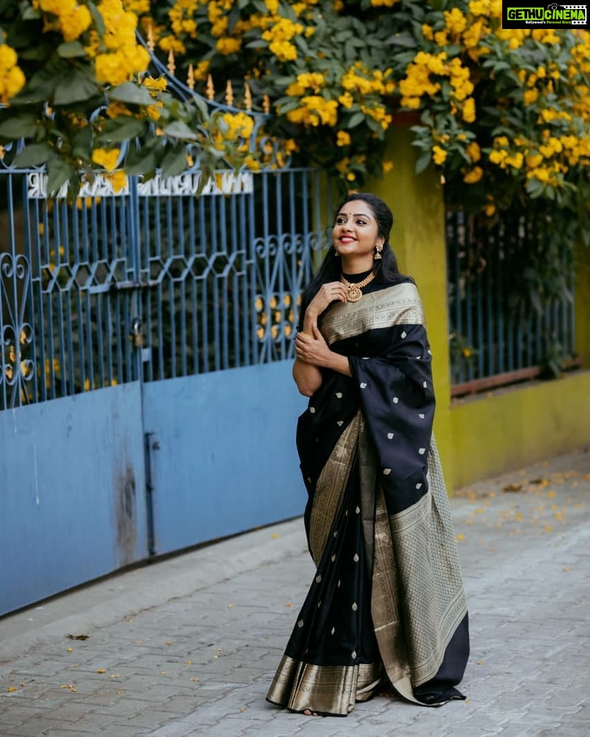 Smruthi Venkat Instagram - ✨ Pc @photonimage_by_daran @jenson_16 H&m @renuka_mua