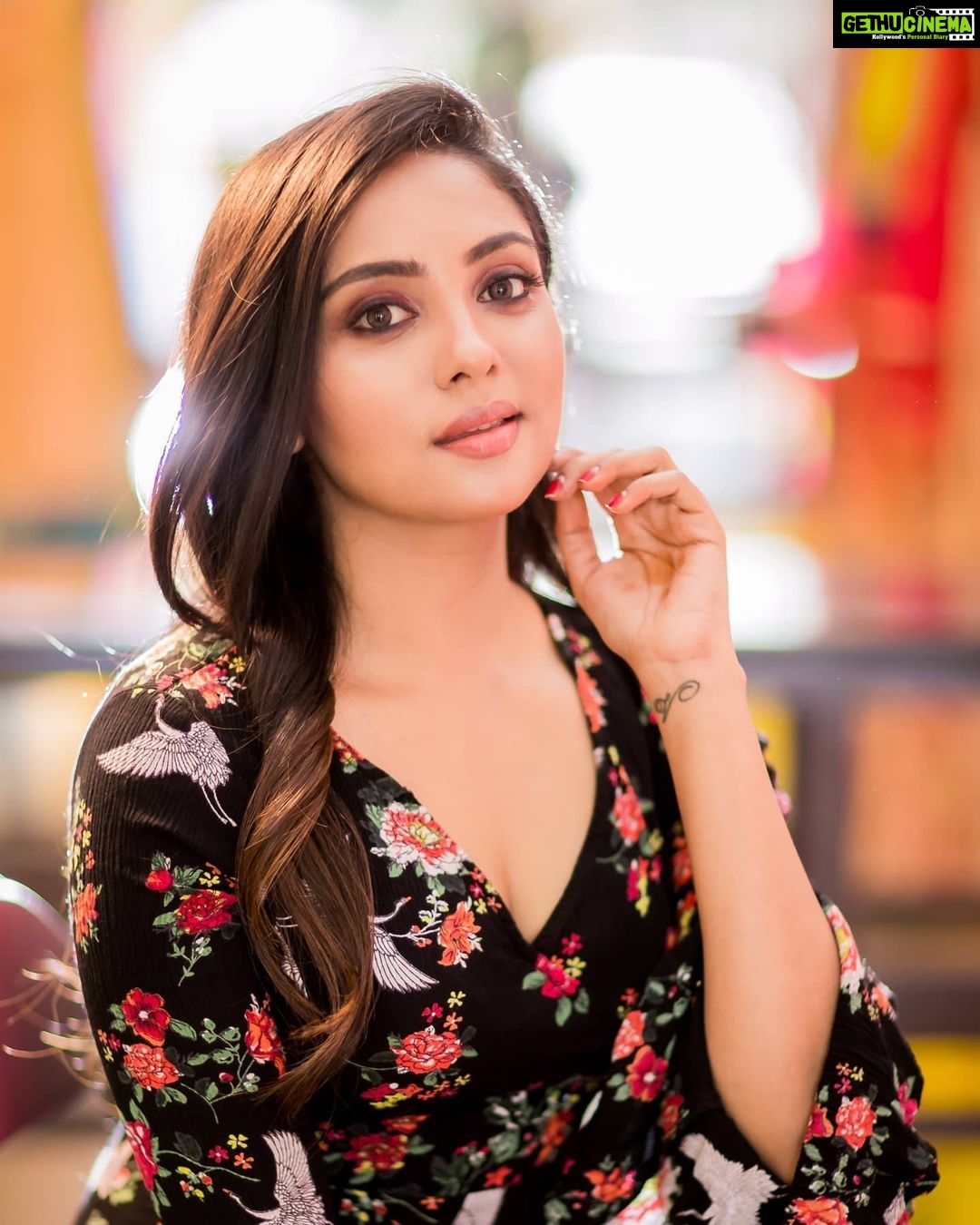 Smruthi Venkat Instagram - ✨ Pc @camerasenthil H&M @reenapaiva